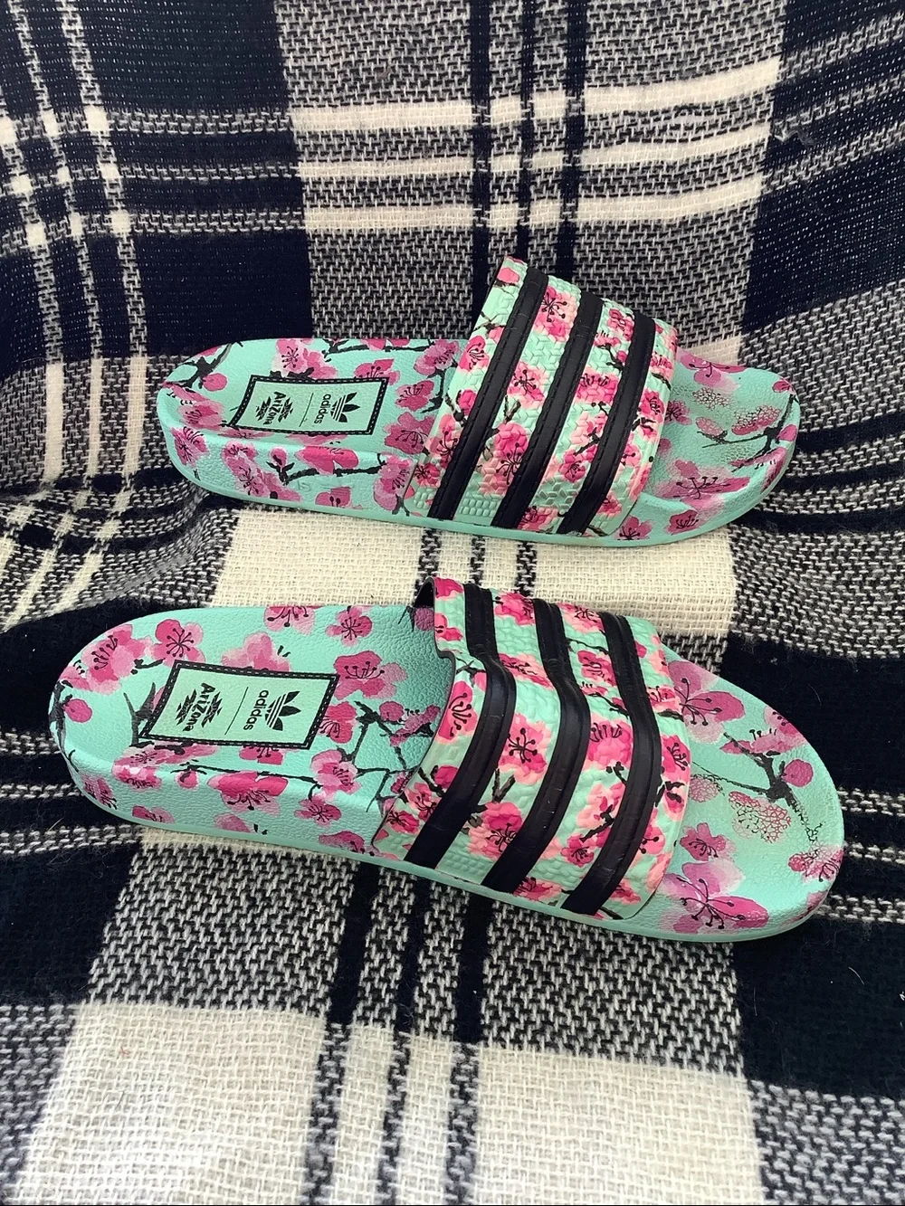 Arizona tea adidas limited edition slides